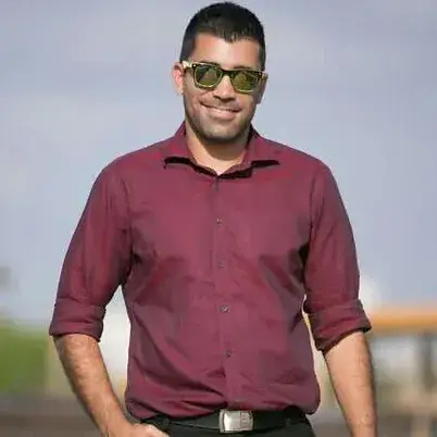 אבירם, סטודנט לחינוך, האקדמית גורדון.
